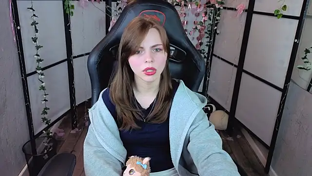 LesleySky online show from March 5, 2026, 8:38 pm