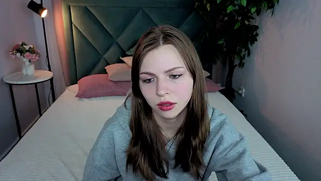 LesleySky online show from March 12, 2026, 8:37 pm