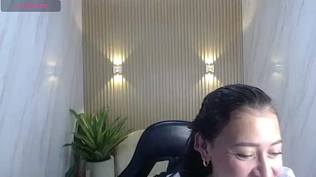 lili mint tf online show from April 25, 2026, 3:53 am