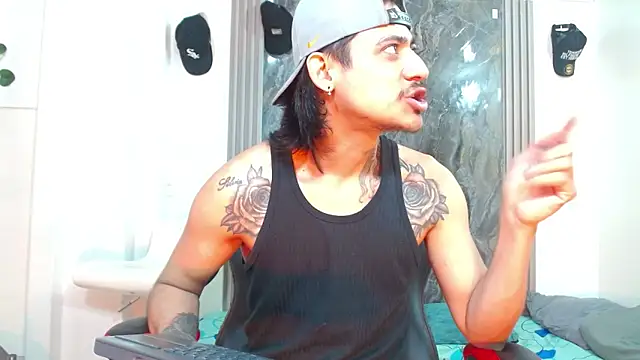 Snapshot of Damian-and-Camerum chatting on May 15, 2026, 3:24 am Damian-and-Camerum online show from May 15, 2026, 3:24 am