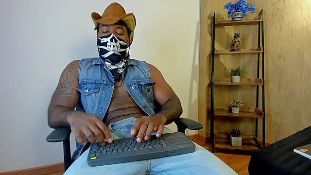 LuccianoDaytona online show from March 13, 2026, 8:37 pm