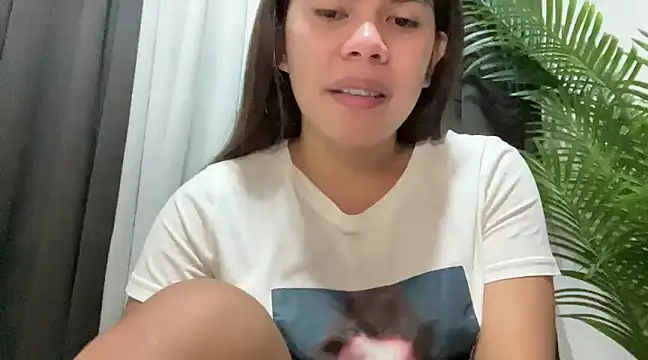 Snapshot of Mooree_naba chatting on January 20, 2025, 12:57 am Mooree naba online show from January 20, 2025, 12:57 am