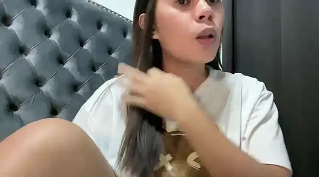 Snapshot of Mooree_naba chatting on February 9, 2025, 12:30 pm Mooree naba online show from February 9, 2025, 12:30 pm