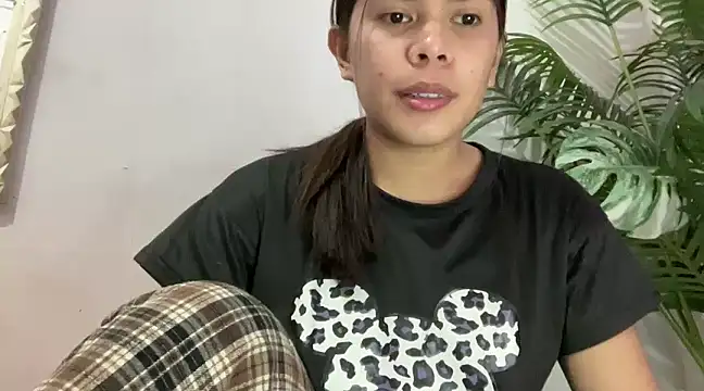 Snapshot of Mooree_naba chatting on March 8, 2025, 5:07 am Mooree naba online show from March 8, 2025, 5:07 am