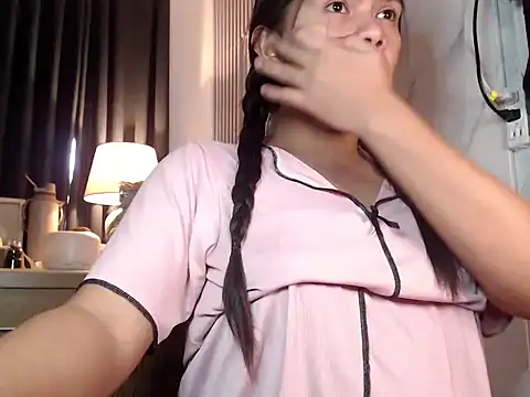 Snapshot of Mooree_naba chatting on May 25, 2026, 12:05 am Mooree naba online show from May 25, 2026, 12:05 am