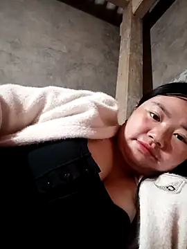 lisn-cute online show from March 3, 2026, 11:32 pm