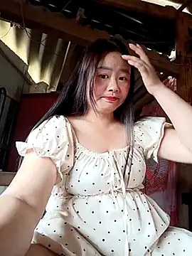 lisn-cute online show from April 22, 2026, 2:58 am