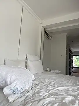 kentrella04 online show from March 9, 2026, 1:37 pm