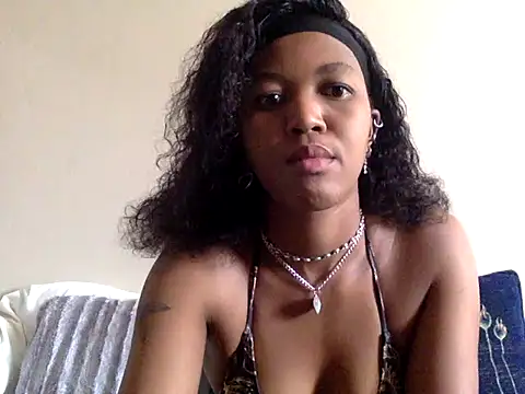 kentrella04 online show from March 18, 2026, 2:20 pm