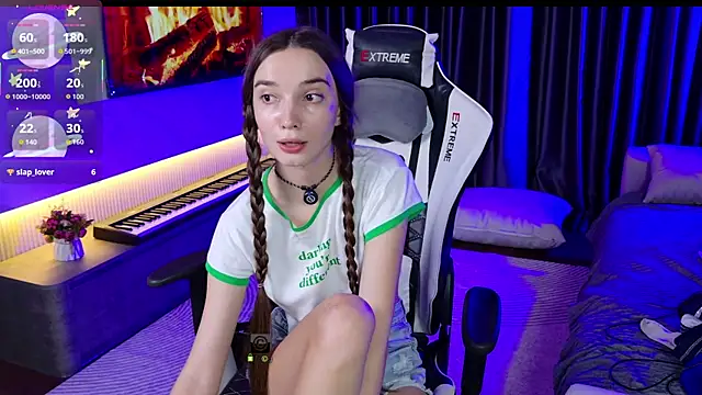 Snapshot of AnnyShore chatting on February 14, 2026, 3:09 pm AnnyShore online show from February 14, 2026, 3:09 pm