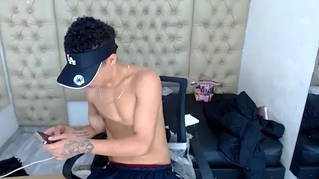 keiandrenne online show from March 8, 2026, 2:37 am