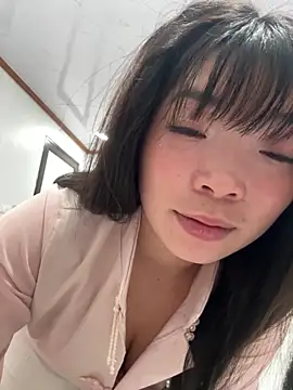 cuty lusy online show from February 27, 2026, 11:27 pm