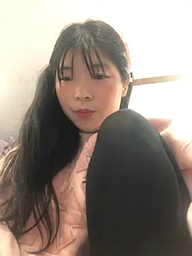cuty lusy online show from March 19, 2026, 3:54 am