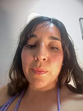 Latinaelisa online show from May 2, 2026, 5:01 am