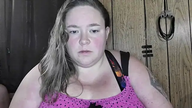 ladylynn13 online show from February 14, 2026, 6:15 pm