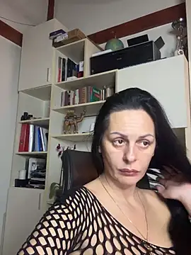 MiriamDelyn online show from March 18, 2026, 8:45 pm