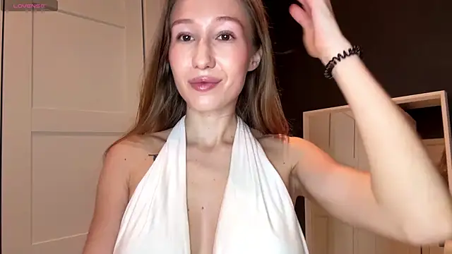 Snapshot of Alicecutepie chatting on July 4, 2026, 6:52 am Alicecutepie online show from July 4, 2026, 6:52 am