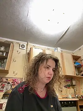 SueCurlykisss online show from May 12, 2026, 9:45 pm