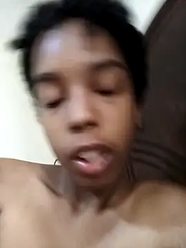 Snapshot of Roxilover chatting on February 8, 2026, 2:20 pm Roxilover online show from February 8, 2026, 2:20 pm