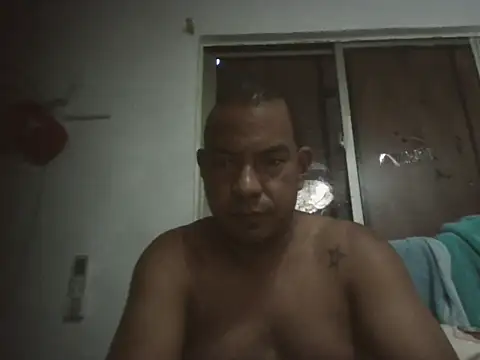 Snapshot of Quillero18 chatting on February 13, 2026, 3:41 pm Quillero18 online show from February 13, 2026, 3:41 pm