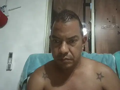 Snapshot of Quillero18 chatting on February 19, 2026, 6:59 pm Quillero18 online show from February 19, 2026, 6:59 pm