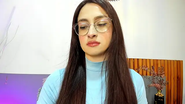 AndraCyruss online show from April 29, 2026, 11:11 pm