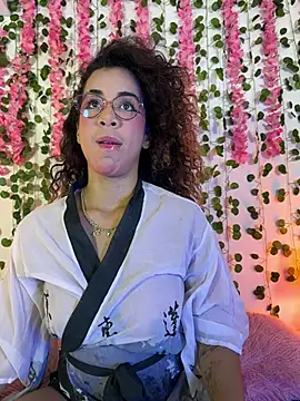 Woo isDaphne online show from February 16, 2026, 11:56 pm