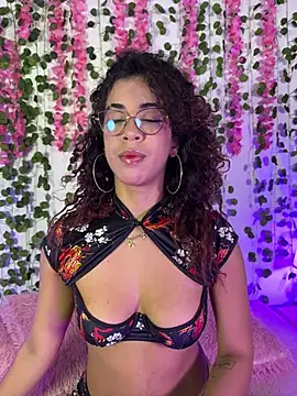 Woo isDaphne online show from February 22, 2026, 11:25 pm