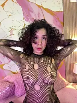 Snapshot of Woo_isDaphne chatting on June 5, 2026, 10:59 pm Woo isDaphne online show from June 5, 2026, 10:59 pm