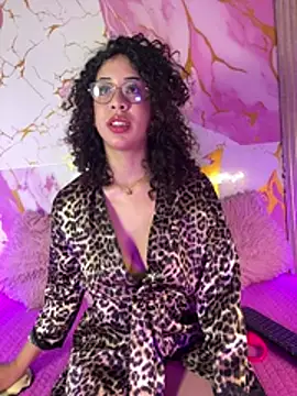 Snapshot of Woo_isDaphne chatting on July 9, 2026, 11:31 pm Woo isDaphne online show from July 9, 2026, 11:31 pm