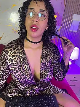 Snapshot of Woo_isDaphne chatting on July 26, 2026, 12:19 am Woo isDaphne online show from July 26, 2026, 12:19 am