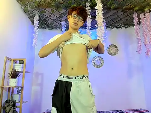 Lizeth hot2002 online show from March 8, 2026, 1:03 am