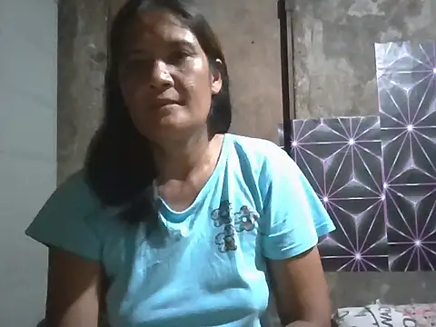 Wildhot Mommy online show from March 4, 2026, 1:50 pm