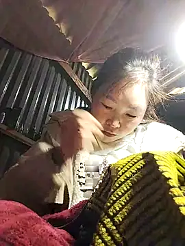 Yiyoongg online show from March 10, 2026, 2:27 am