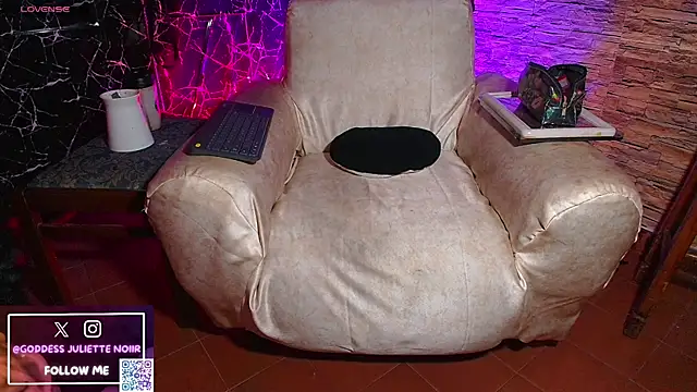 GoddessJulietteNoiir online show from June 3, 2026, 11:02 am