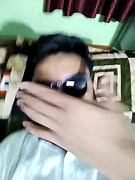 Snapshot of loyalboy_0052 chatting on May 15, 2026, 6:26 pm loyalboy 0052 online show from May 15, 2026, 6:26 pm