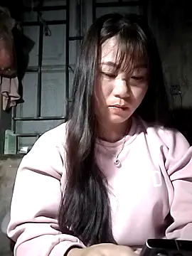 Snapshot of girl-bad102 chatting on February 9, 2026, 5:17 pm girl-bad102 online show from February 9, 2026, 5:17 pm