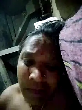 Snapshot of Loomaraj chatting on May 31, 2026, 6:09 pm Loomaraj online show from May 31, 2026, 6:09 pm