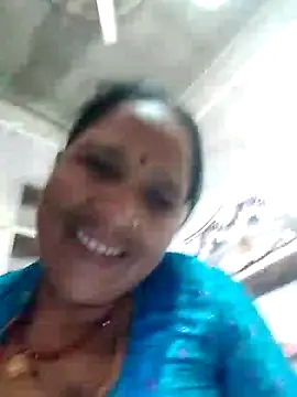 Snapshot of Loomaraj chatting on June 20, 2026, 7:44 am Loomaraj online show from June 20, 2026, 7:44 am