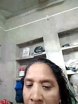 Snapshot of Loomaraj chatting on June 22, 2026, 5:59 am Loomaraj online show from June 22, 2026, 5:59 am