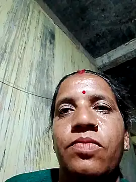 Snapshot of Anitarakkoli chatting on February 16, 2026, 11:34 pm Anitarakkoli online show from February 16, 2026, 11:34 pm