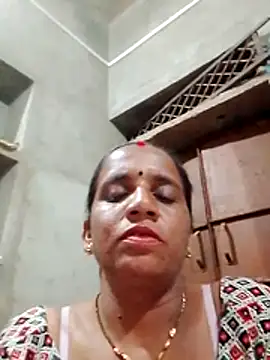 Snapshot of Anitarakkoli chatting on February 17, 2026, 4:13 pm Anitarakkoli online show from February 17, 2026, 4:13 pm