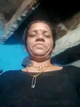 Snapshot of Anitarakkoli chatting on May 10, 2026, 7:52 pm Anitarakkoli online show from May 10, 2026, 7:52 pm