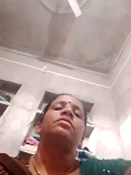 Snapshot of Anitarakkoli chatting on May 18, 2026, 6:19 am Anitarakkoli online show from May 18, 2026, 6:19 am