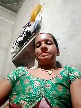 Snapshot of Anitarakkoli chatting on May 21, 2026, 4:58 pm Anitarakkoli online show from May 21, 2026, 4:58 pm