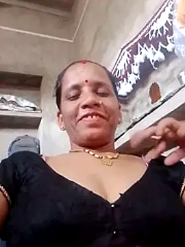 Snapshot of Anitarakkoli chatting on May 27, 2026, 5:48 am Anitarakkoli online show from May 27, 2026, 5:48 am