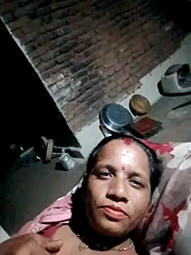 Snapshot of Anitarakkoli chatting on May 31, 2026, 6:09 pm Anitarakkoli online show from May 31, 2026, 6:09 pm