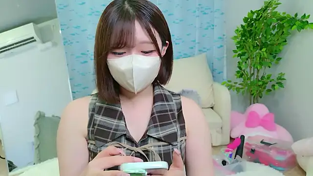 Saki chanF online show from June 7, 2026, 4:05 am