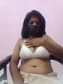 Snapshot of Malee_S chatting on June 8, 2026, 5:02 pm Malee S online show from June 8, 2026, 5:02 pm
