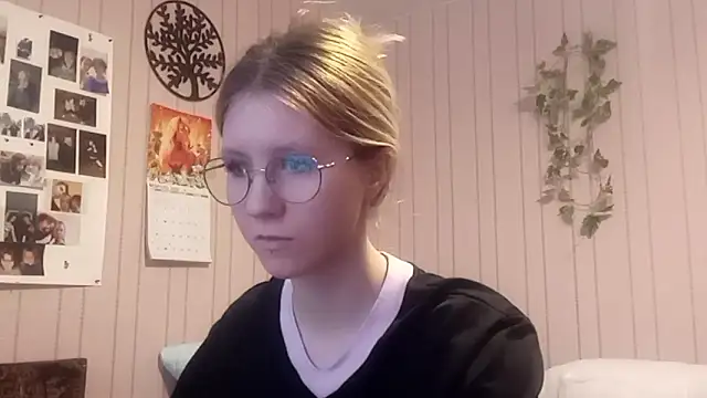 RunawayBr1de online show from February 21, 2026, 2:51 pm